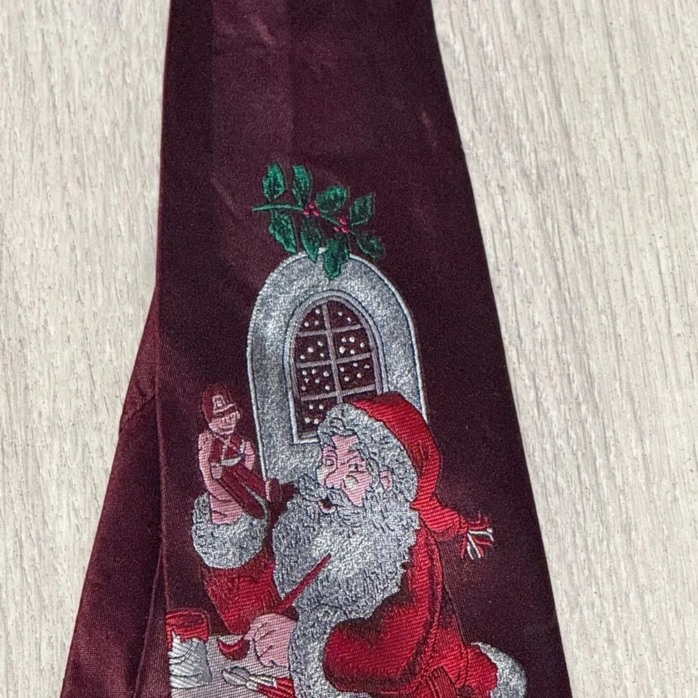 Hallmark‎ Santa Christmas Tie